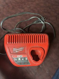 Milwaukee M12 Charger 
