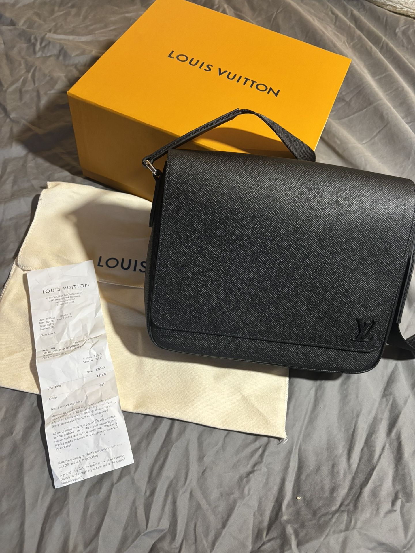 Louis Vuitton Black Noir Taiga Messenger Bag District PM