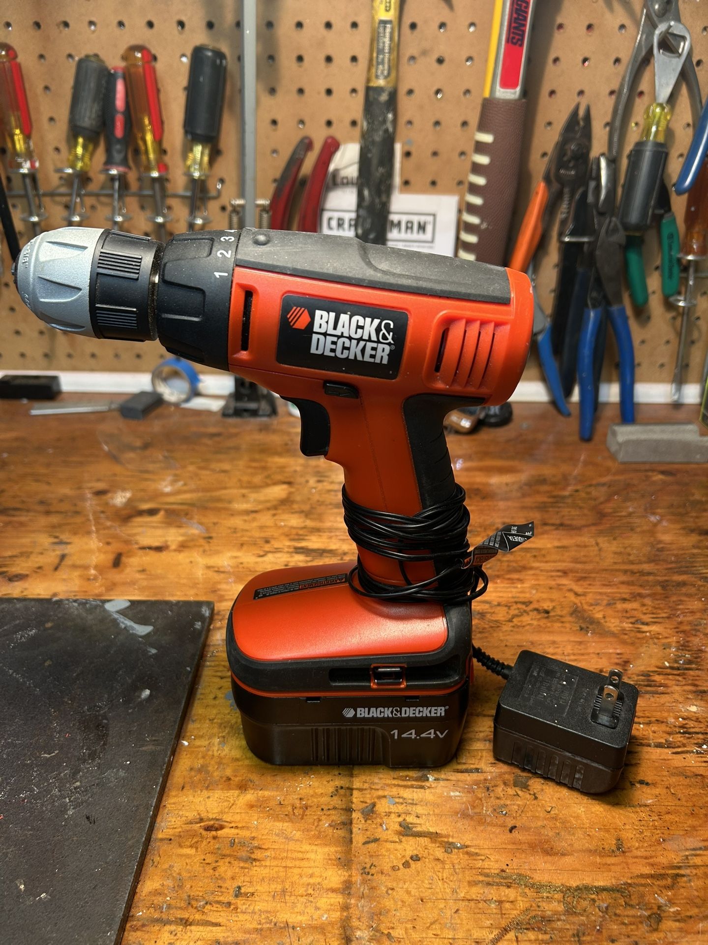 Black And Decker Drill Like Brand New. With charger.