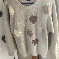 Taupe Sweater With Leather Leaves And Pearls