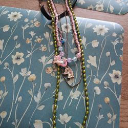 Free Necklaces And 1 Choker