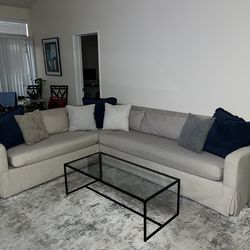 Villa Hallmark Couch