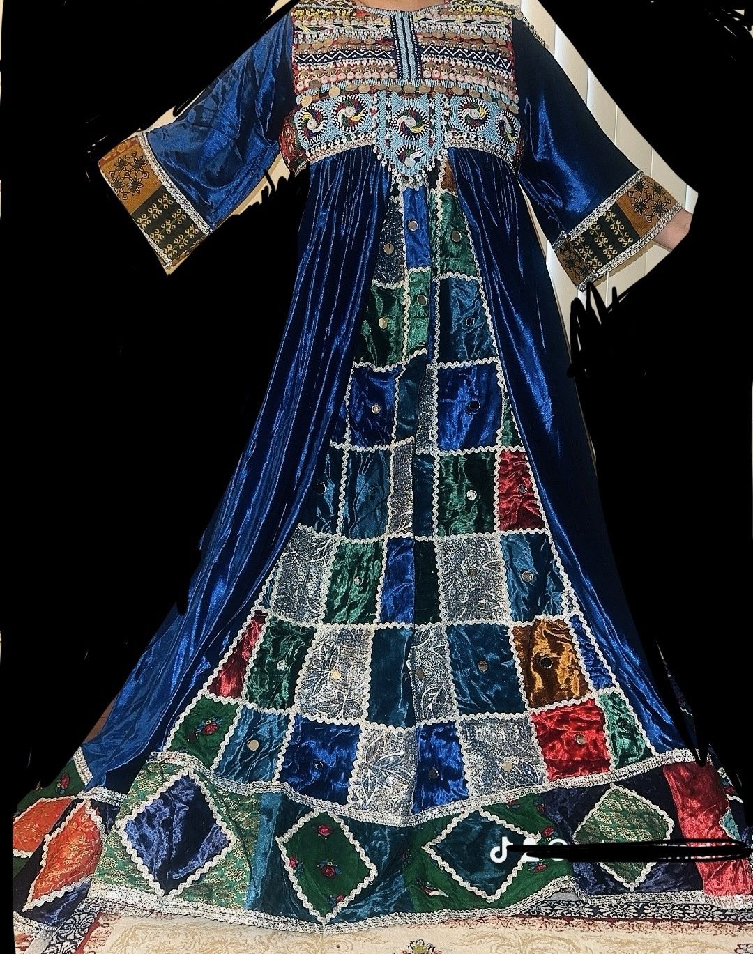 afghan traditional dress