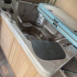 36 Jets Spa Hot Tub L700