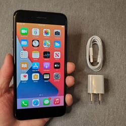 iPhone 7 Plus - UNLOCKED - Like New