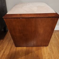 Ottoman w Reversible Top and Storage ( Wood)