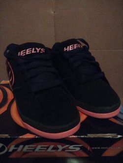 Heelys  Youth Size 5