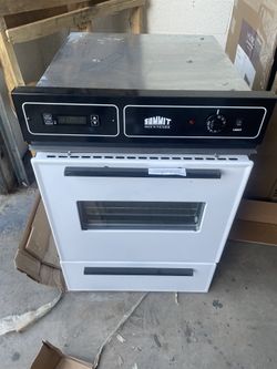 24 in. Single Gas Wall Oven in White