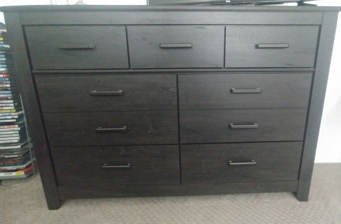 Signature Design By Ashley Annifern Dresser
