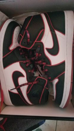 si e 10.1/2 like new