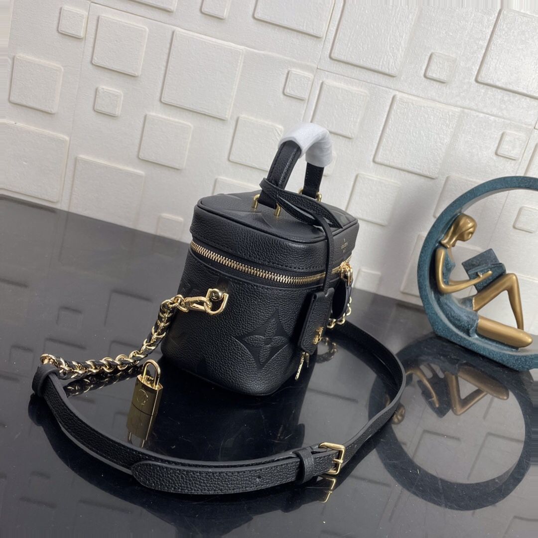 Louis Vuitton Vanity Pm Black for Sale in Brooklyn, NY - OfferUp