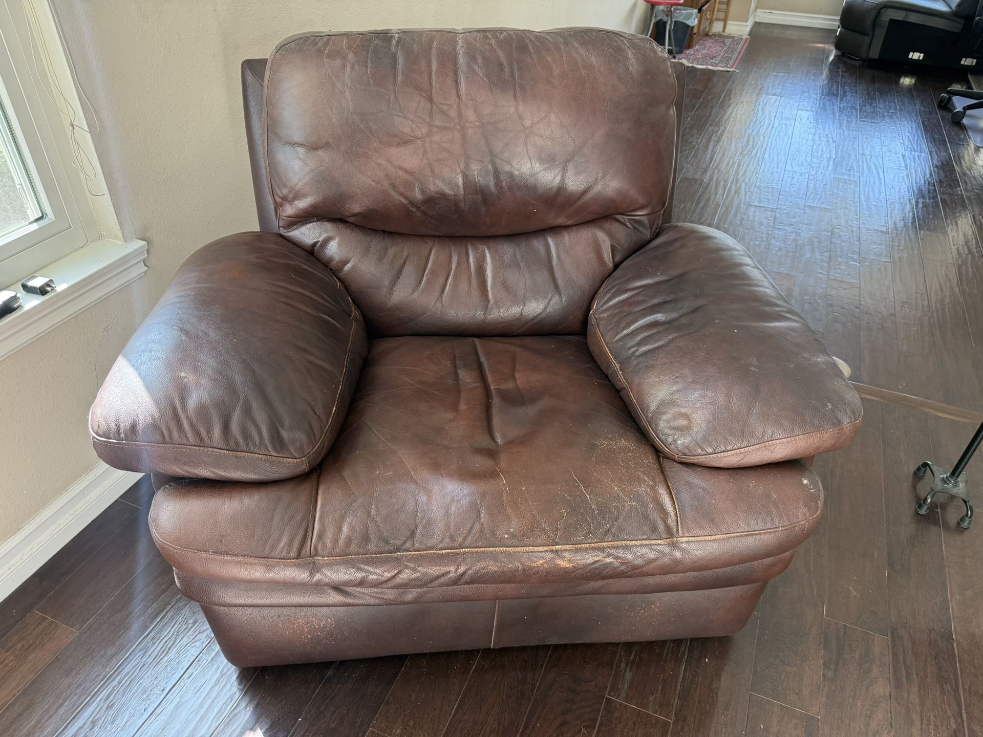 Love Seat And Recliner.