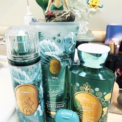 Limited Edition! BATH & BODY WORKS🫧🐚🧜🏻‍♀️©️Disney collection 👸PRINCESS ARIEL🧜🏻‍♀️🐚🫧5 piece Set     