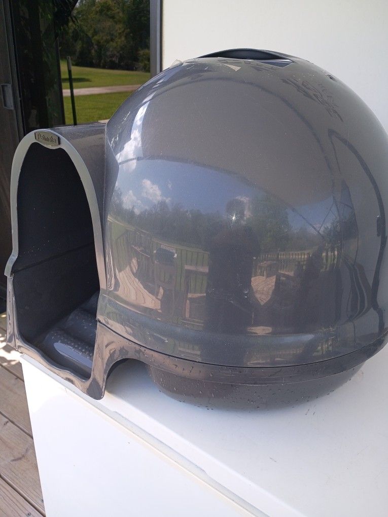 Petmate Dome Litter Box