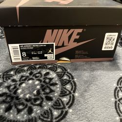 Jordan 1 low mochas size 8 brand new