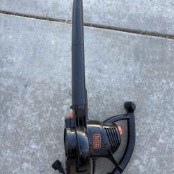 BLACK+DECKER 7 AMP 180 MPH 220 CFM Corded Electric Leaf Blower