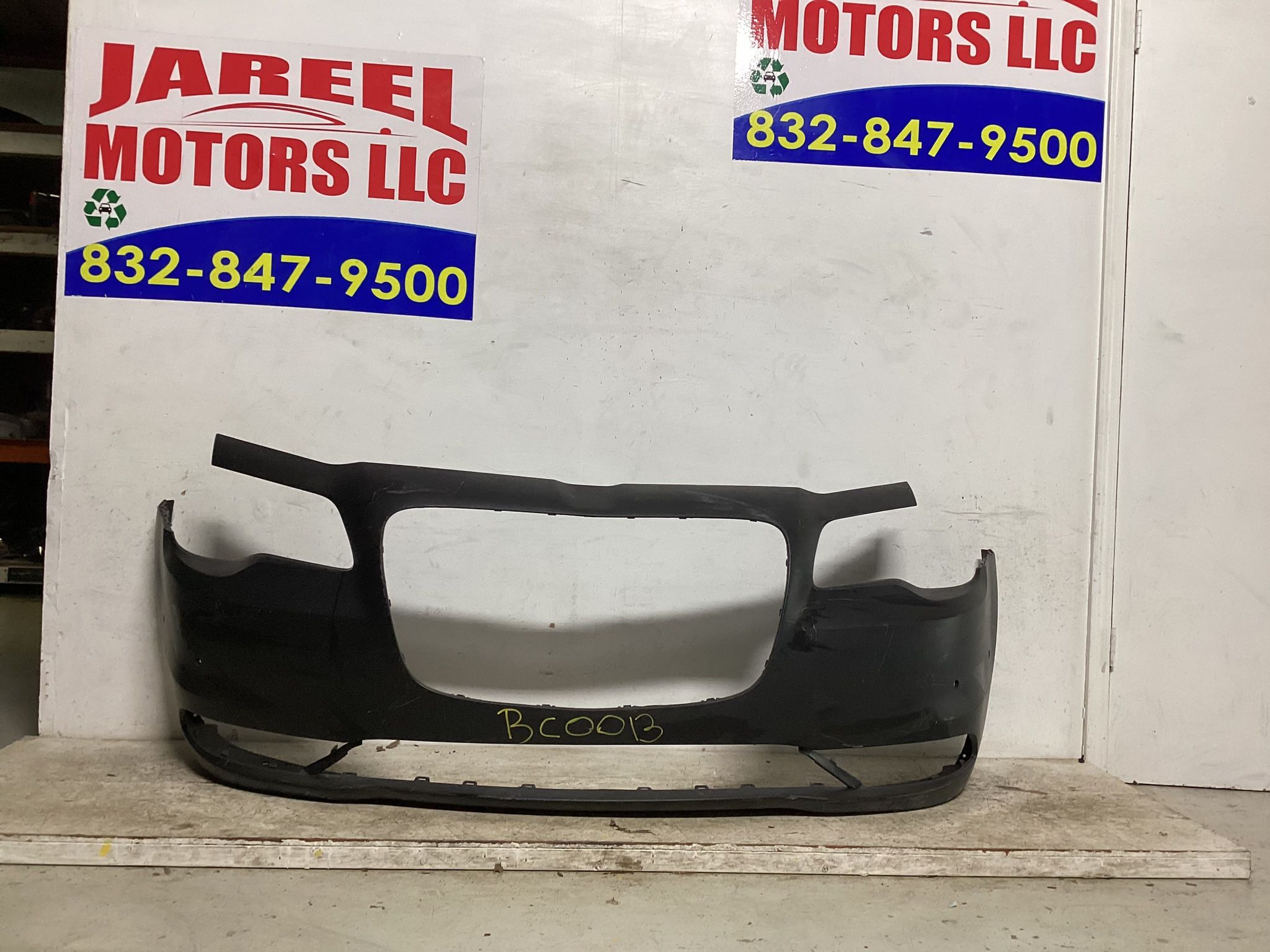 2016 2017 2018 CHRYSLER 300 FRONT BUMPER