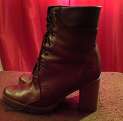 Timberland Women's  Boot. Size 11, Like New. Only $40, OBO.