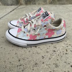 Floral Converse Low Top Sneakers Toddler girls size 12T 