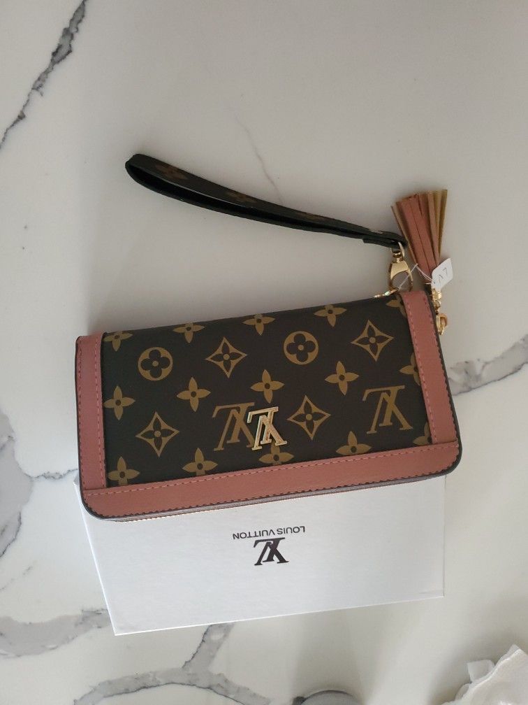 LV Wallet 