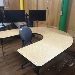 OVAL TABLE WITH CHAIRS FOR HOME OR OFFICE (HOME67)