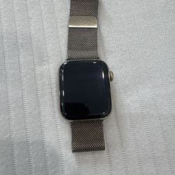 Apple Watch Series 6 GPS Gold – Excellent Condition