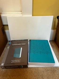 NIV Super Giant-Print Reference Bible