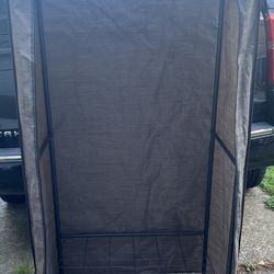 Portable wardrobe