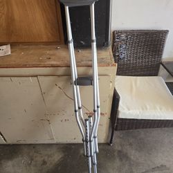 Crutches 