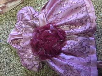 Beautiful new born outfits . Large selection! All sizes available ! Brand New with tags !