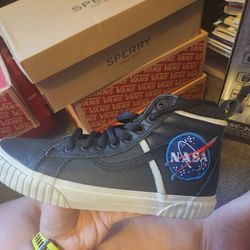 SK8-Hi Vans X NASA 9.5