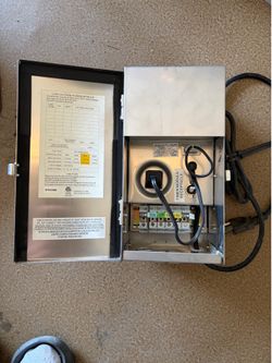 Brand new Universal 150 watt transformer