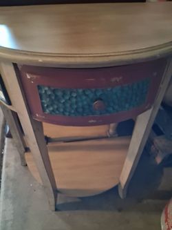 Vendo 2 bonitas mesas iguales