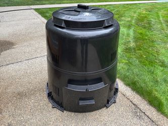 Earth Machine compost bin