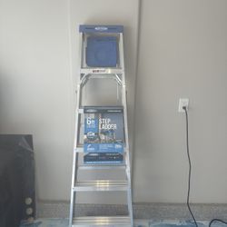 Ladder 6ft $139 Original Price From Home Depot Asking $90