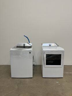 Ge Washer + Dryer (New)