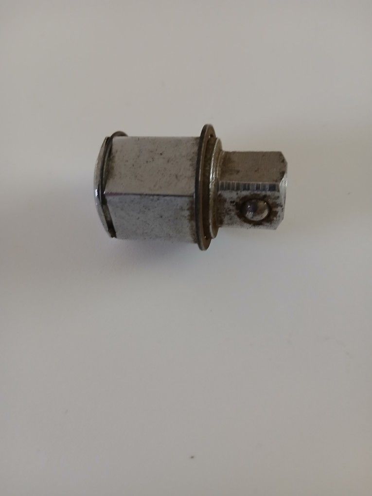 Snap-on 1_2 Drive Adapter