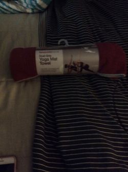 Dual grip yoga mat towel new