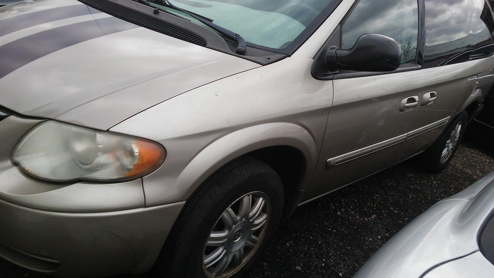 2005 Chrysler Town & Country