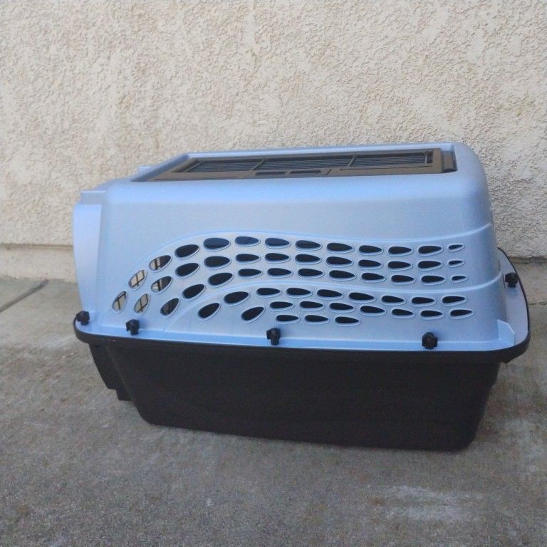 2 Door Pet Carrier / Kennel 