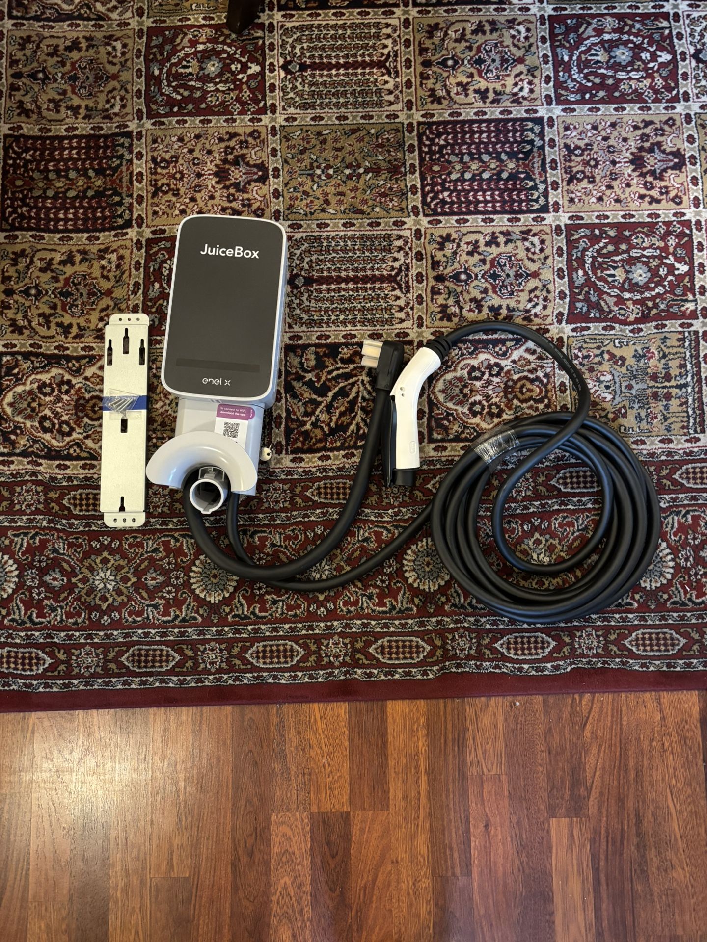 Level 2 Car Charger - EVSE Enel X JuiceBox 7.7kw