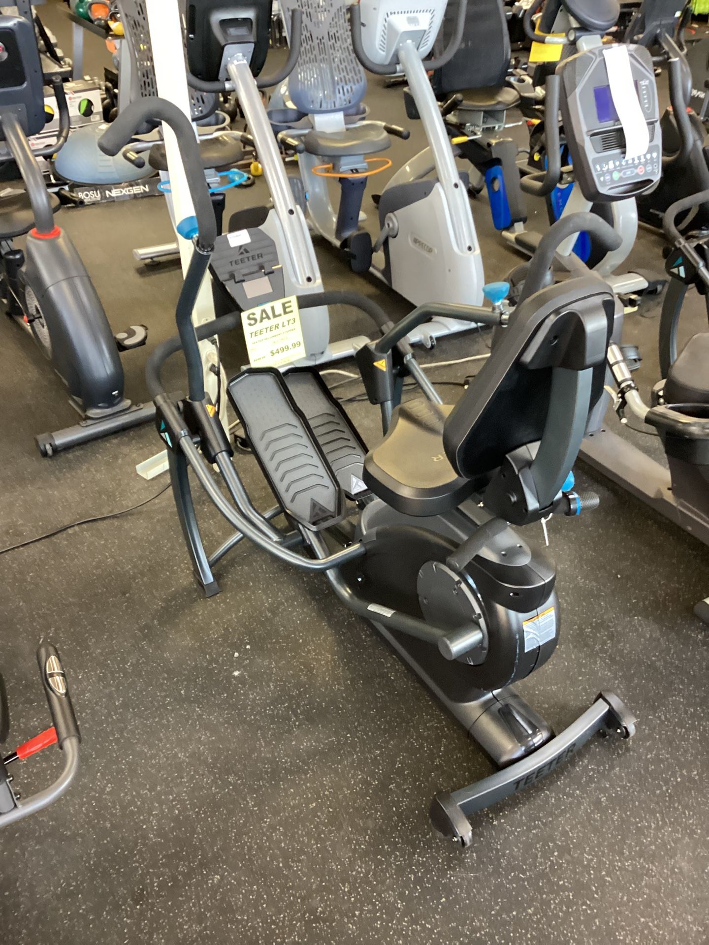 Teeter FreeStep LT3 Recumbent Cross Trainer Similar to the NuStep