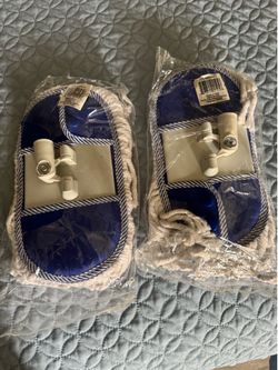 Blue and white striped mop https://offerup.com/redirect/?o=aGVhZHMuaXQ=’s available  2 available  New  The price for