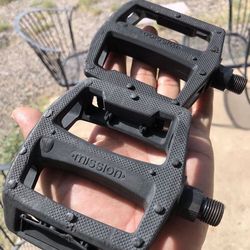 MISSION BLACK PEDALS 9/16