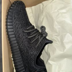 Yeezy 350 Pirate Black (2023)