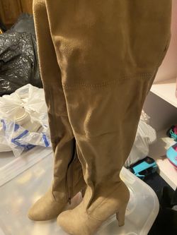 Women’s Size 7 Suede Knee High Boots
