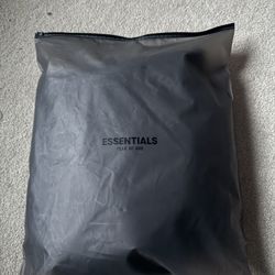 ESSENTIALS BLACK HOODIE