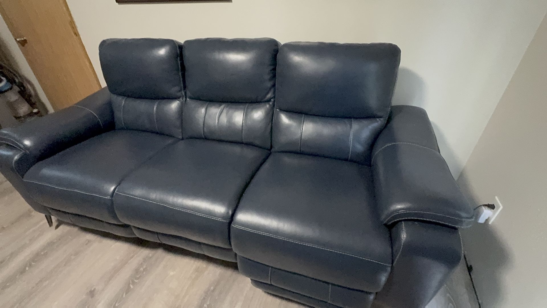 Indigo Bay Leather Power Recliner With Power Headrest
