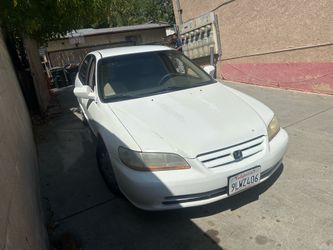 Honda accord 2002 LX White