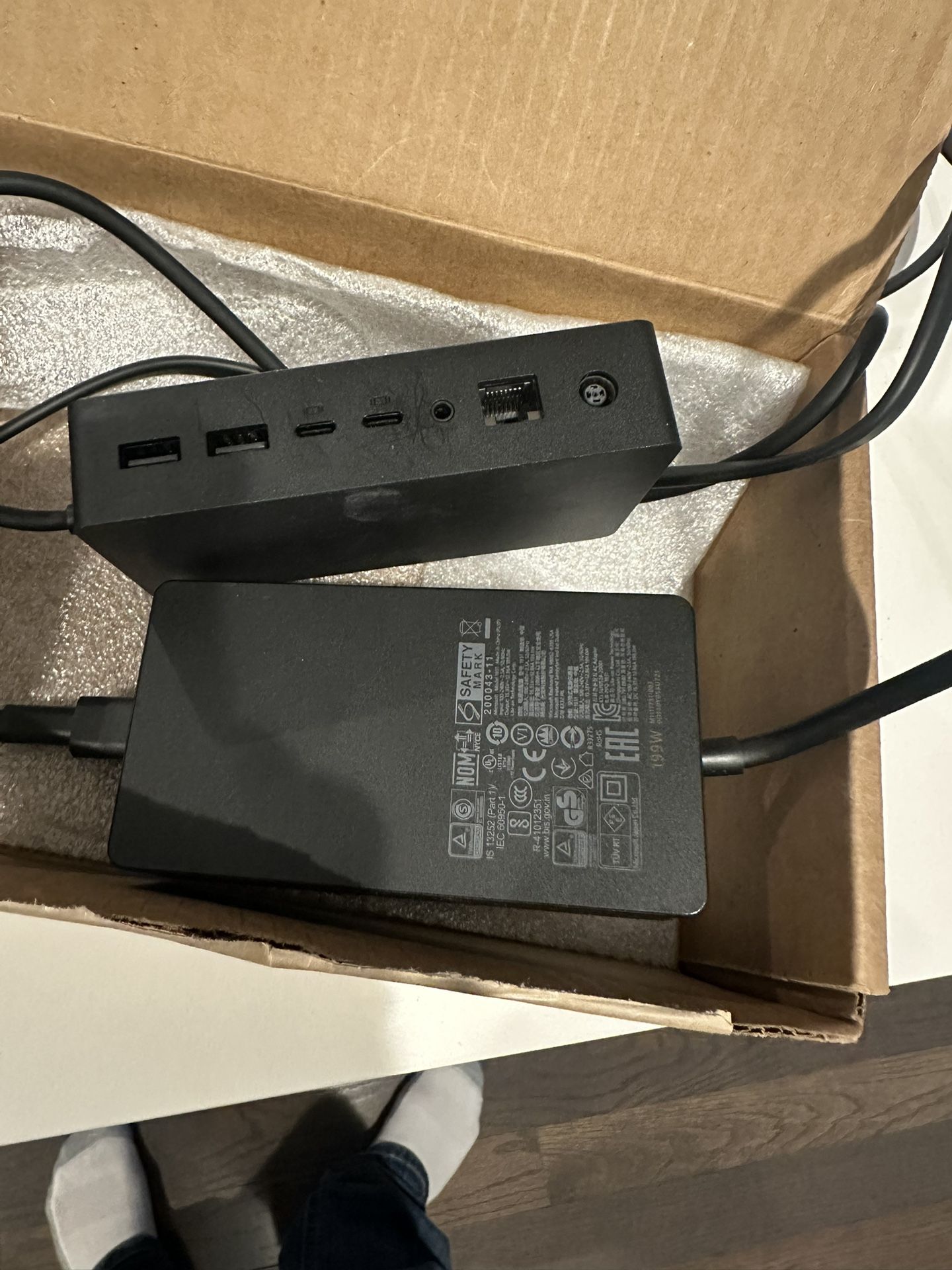 Microsoft Surface Dock 2
